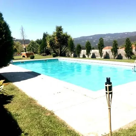 Villa Holidays “villa Familia Silva” *