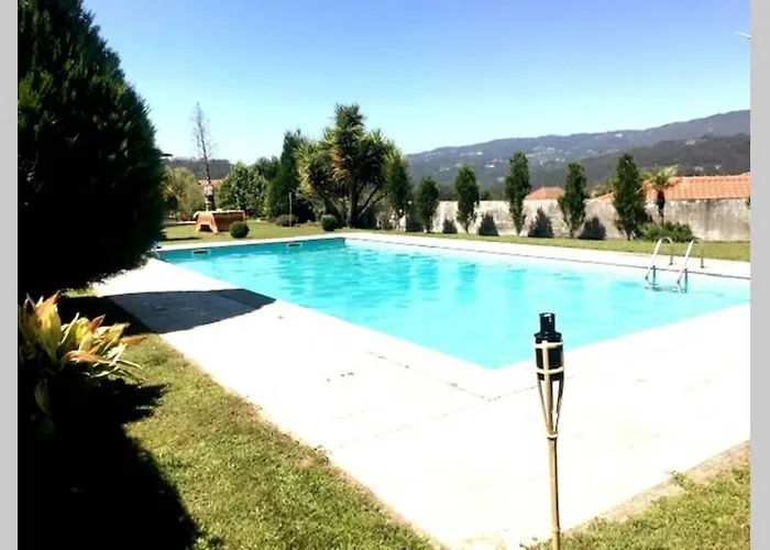 Villa Holidays “villa Familia Silva” *